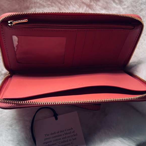 Coach Dempsey Continental Wallet/ Wristlet . Brand new with tags never used - Picture 6 of 6